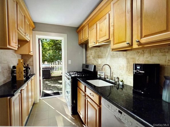 6 Manchester Road 1, Eastchester NY 10709