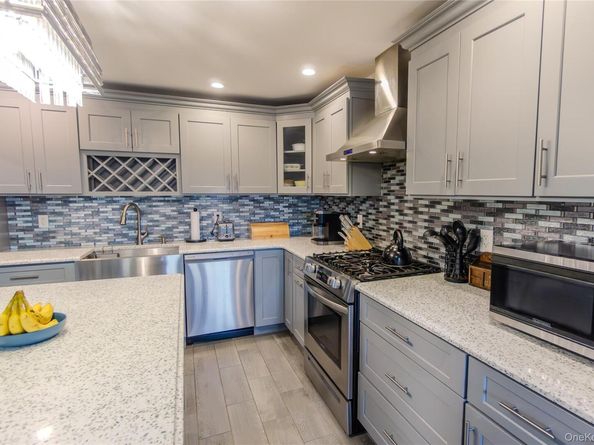 166 Cedar Court, Copiague NY 11726