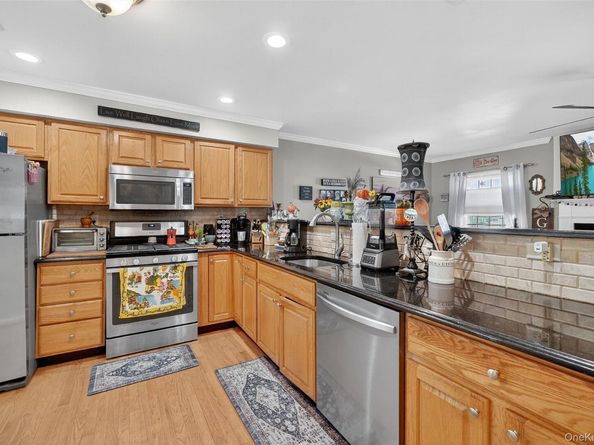 647 Minnieford Avenue, Bronx NY 10464
