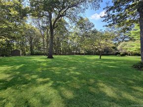 30 Elizabeth Way, Ridge NY 11961