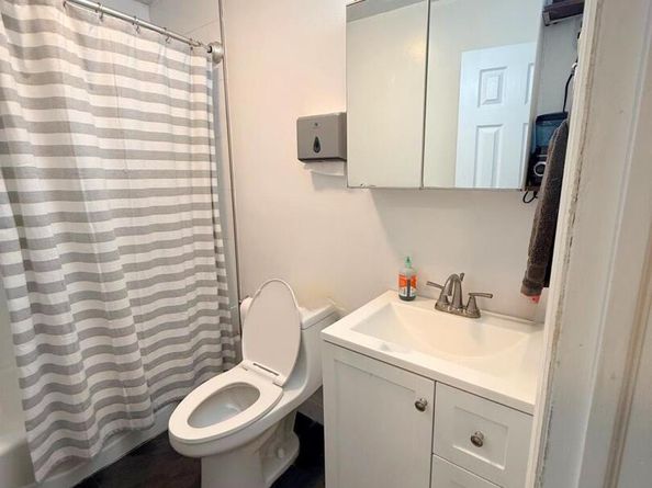 15 Harrison Avenue 15B, Amityville NY 11701