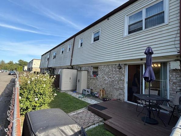 15 Harrison Avenue 15B, Amityville NY 11701