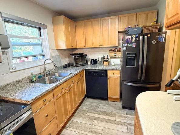 15 Harrison Avenue 15B, Amityville NY 11701