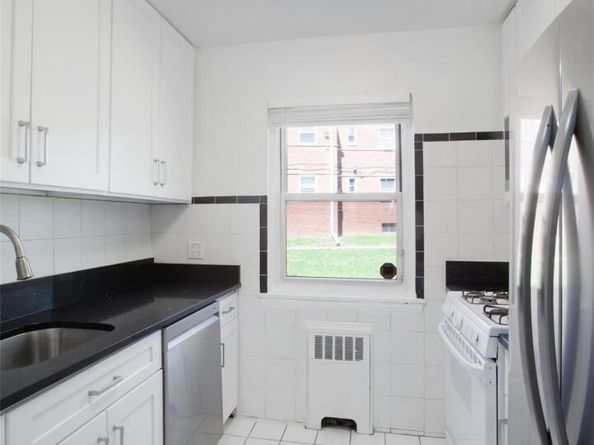 196-35 Dunton Ave Hollis 1, Hollis NY 11423