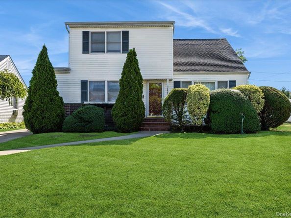 2846 Walter Road, Wantagh NY 11793