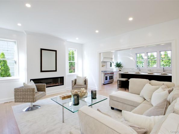 108 Tanners Pond Road, Garden City NY 11530