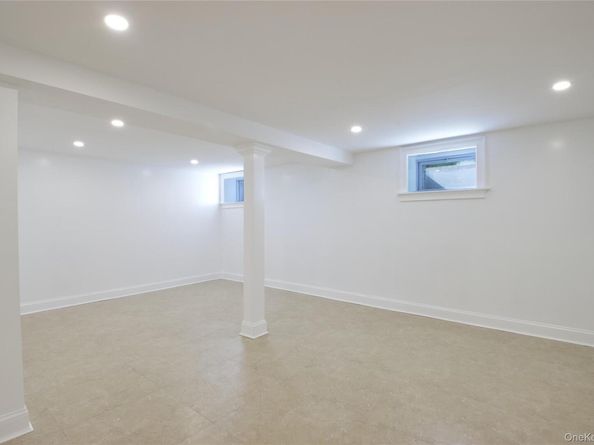 108 Tanners Pond Road, Garden City NY 11530