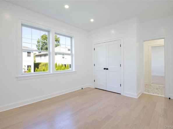 108 Tanners Pond Road, Garden City NY 11530