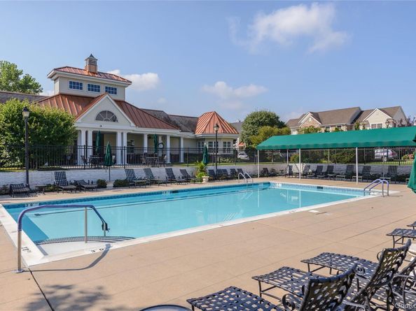 92 W Overlook, Port Washington NY 11050