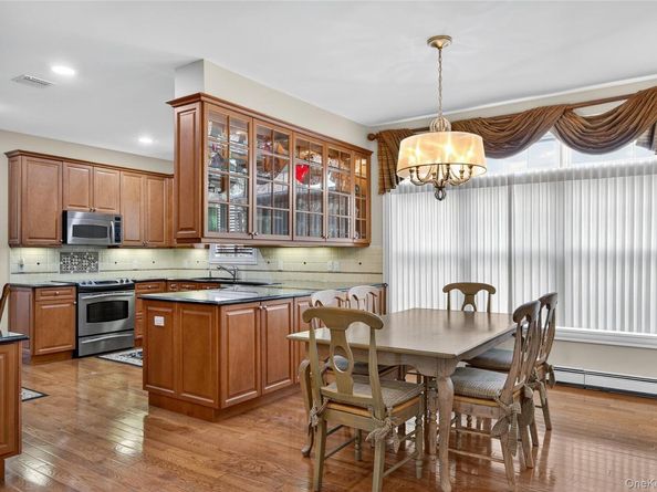 92 W Overlook, Port Washington NY 11050