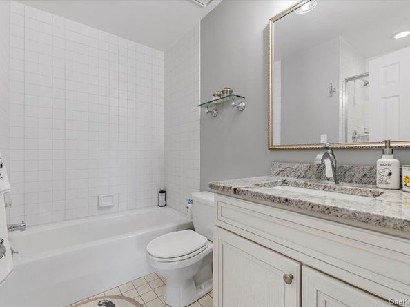 32 The Glen 32, Glen Head NY 11545
