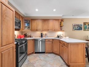 32 The Glen 32, Glen Head NY 11545
