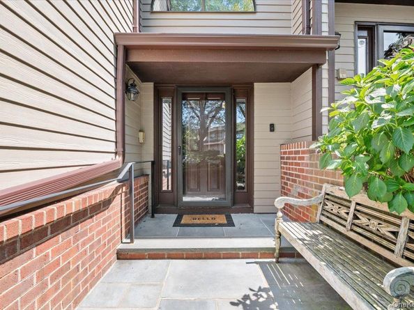 32 The Glen 32, Glen Head NY 11545