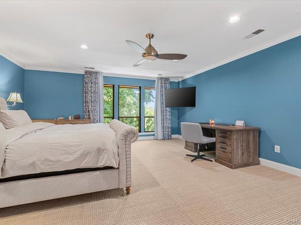 32 The Glen 32, Glen Head NY 11545