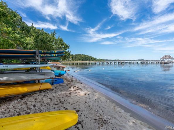 10 Hollise Court, Centerport NY 11721
