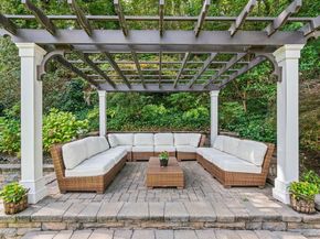 10 Hollise Court, Centerport NY 11721