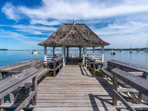 10 Hollise Court, Centerport NY 11721