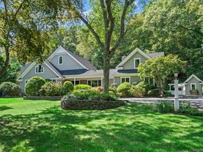 10 Hollise Court, Centerport NY 11721