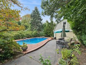 21 Connecticut Avenue, Freeport NY 11520
