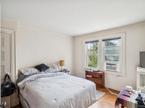 21 Connecticut Avenue, Freeport NY 11520