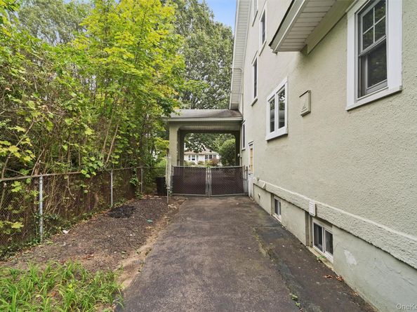 21 Connecticut Avenue, Freeport NY 11520