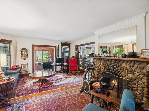 21 Connecticut Avenue, Freeport NY 11520