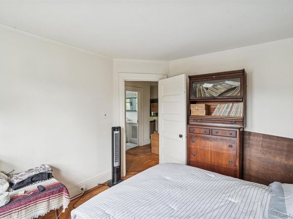 21 Connecticut Avenue, Freeport NY 11520