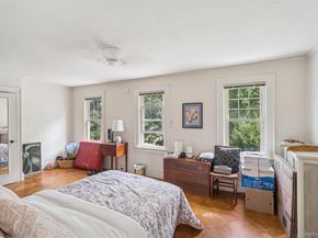 21 Connecticut Avenue, Freeport NY 11520