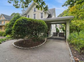 21 Connecticut Avenue, Freeport NY 11520
