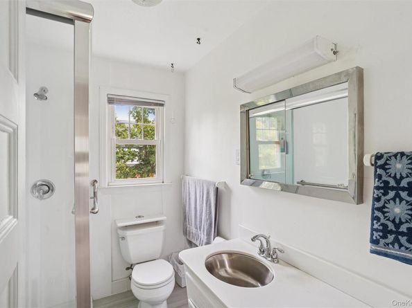 21 Connecticut Avenue, Freeport NY 11520