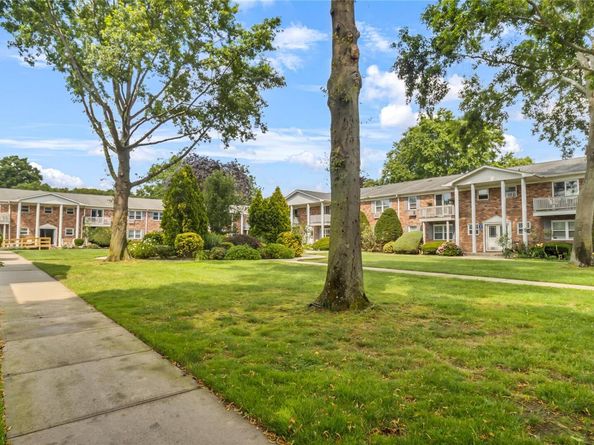 16 Fair Harbor Drive 16, Patchogue NY 11772