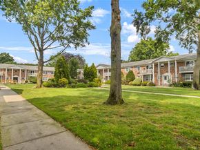 16 Fair Harbor Drive 16, Patchogue NY 11772