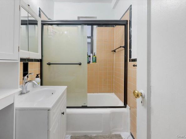 43-01 46th Street 2A, Sunnyside NY 11104