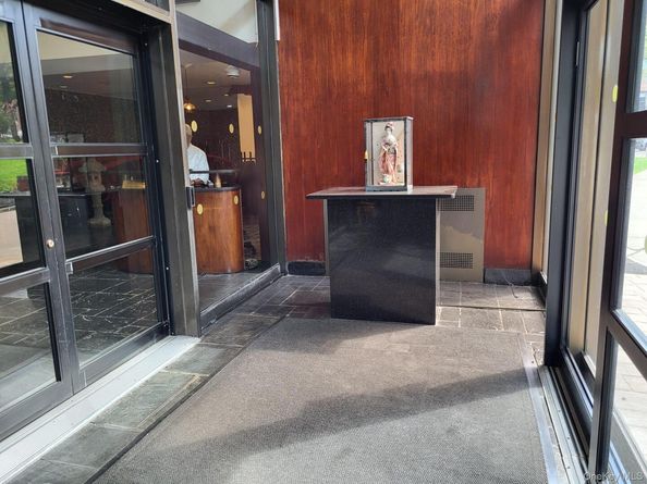 10210 66th Road 25A, Forest Hills NY 11375