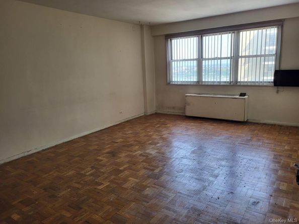 10210 66th Road 25A, Forest Hills NY 11375