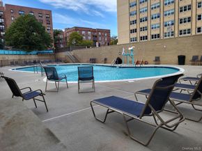 10210 66th Road 25A, Forest Hills NY 11375