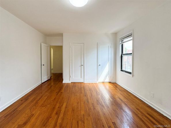 37-31 149th st 2m, Flushing NY 11354