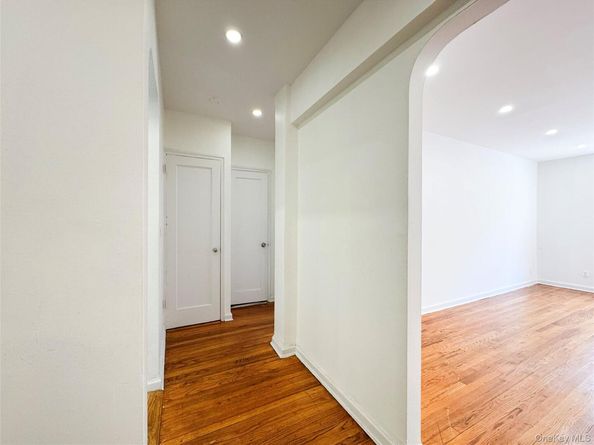 37-31 149th st 2m, Flushing NY 11354