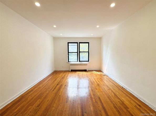 37-31 149th st 2m, Flushing NY 11354