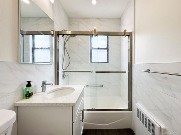 37-31 149th st 2m, Flushing NY 11354