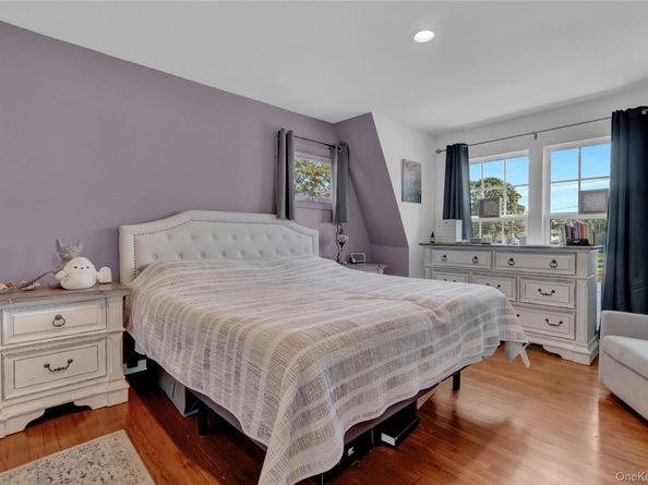 40 Bayview Drive, Oakdale NY 11769