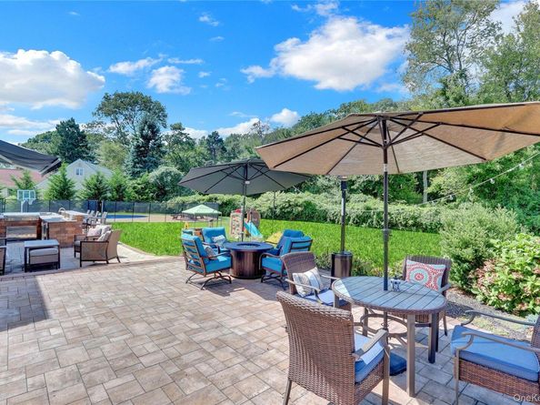 40 Bayview Drive, Oakdale NY 11769