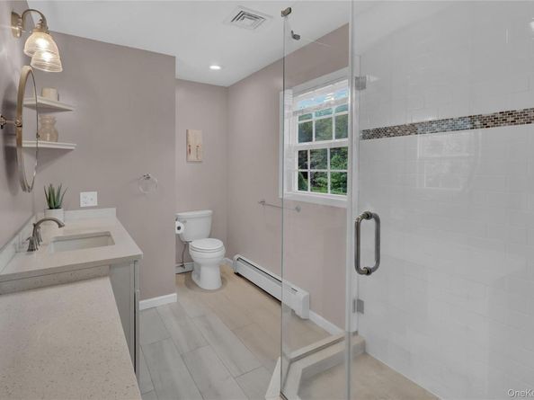 40 Bayview Drive, Oakdale NY 11769
