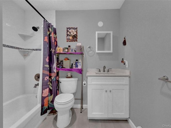 40 Bayview Drive, Oakdale NY 11769
