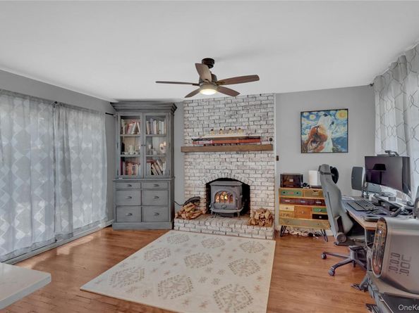 40 Bayview Drive, Oakdale NY 11769