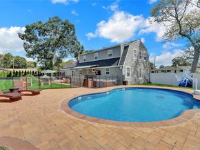 40 Bayview Drive, Oakdale NY 11769