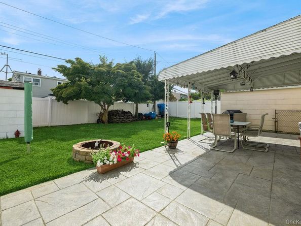 44 Rock Lane, Levittown NY 11756