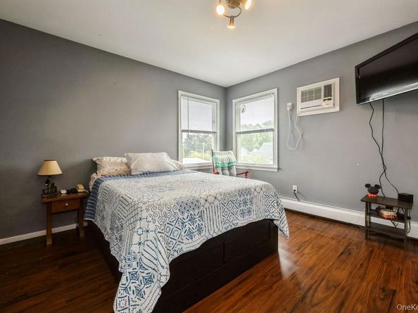 44 Rock Lane, Levittown NY 11756