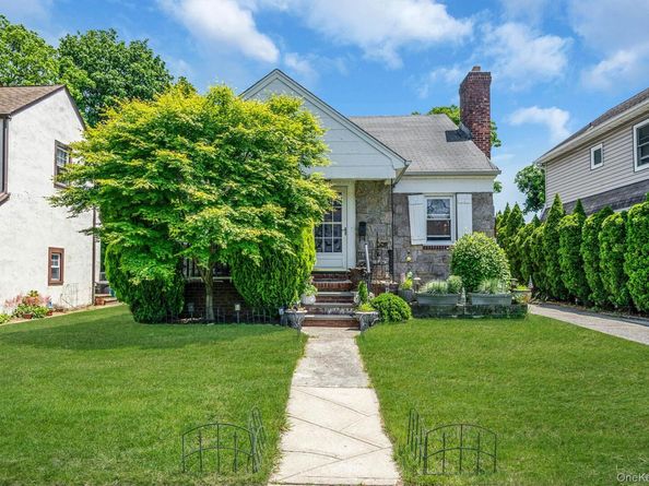 58 Chestnut Street, Lynbrook NY 11563