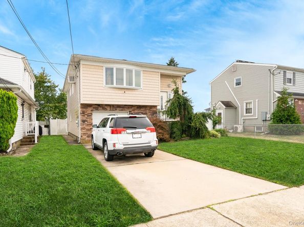47 W Granada Avenue, Lindenhurst NY 11757